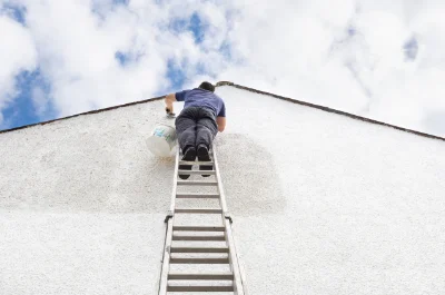 Peinture extérieure à la Gacilly — façades et ravalement